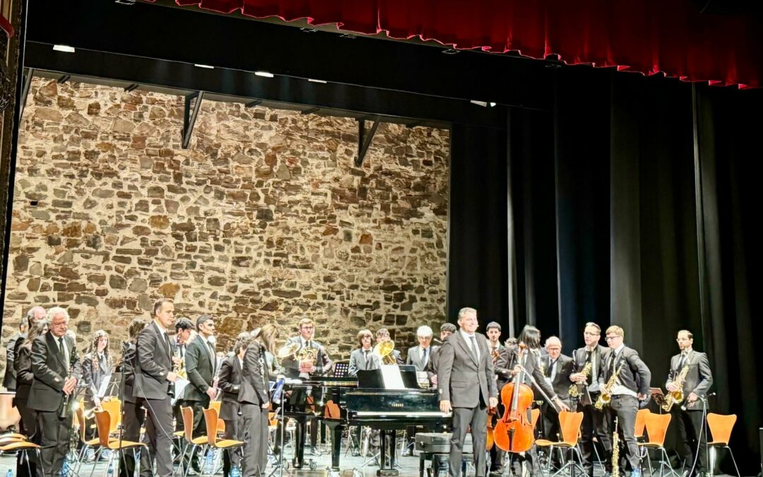 Extraordinario concierto de pop rock a cargo de la Banda Sinfónica de la Diputación Provincial de Cáceres a beneficio de Fundación Esperanza