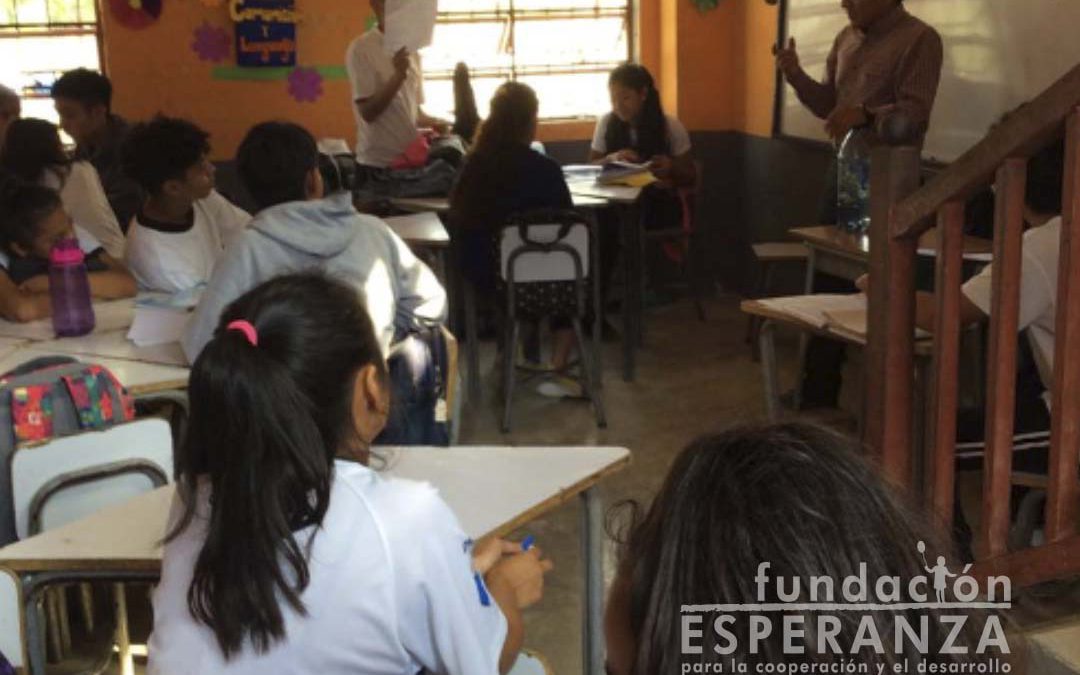 Finaliza la ampliación y remodelación de un aula de secundaria en Guatemala.