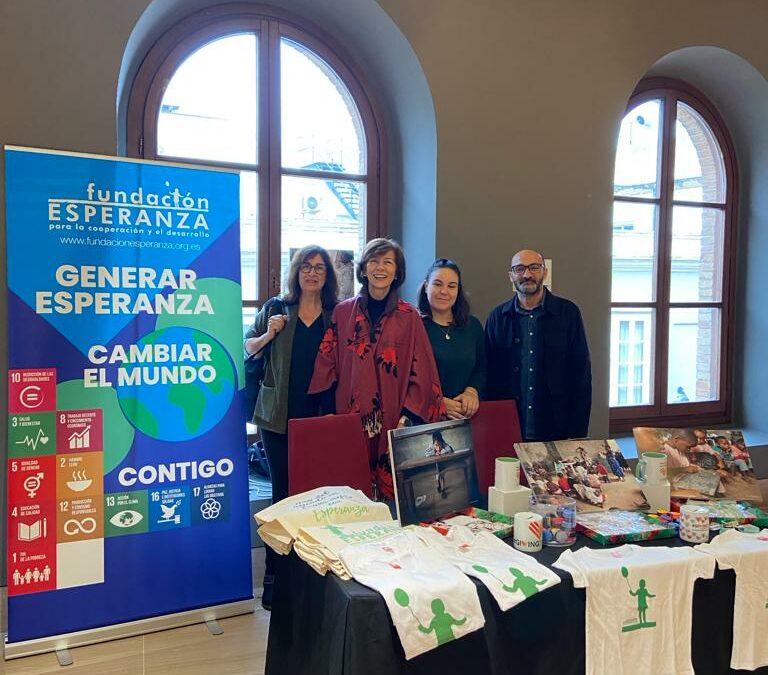 Fundación Esperanza distribuye sus productos solidarios durante las Jornadas Internacionales Diputación de Cádiz-UCA: ‘Guatemala, un legado cultural’