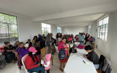 Jornada mensual de evaluación de niños con labio fisurado y paladar hendido en Cobán, Guatemala