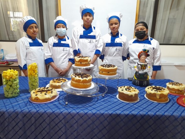 Arrancan las clases en Nebaj para impartir las capacitaciones de pastelería, belleza y costura