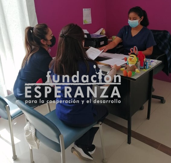 Fundación Esperanza celebra el Día Internacional de la Mujer reconociéndoles la labor en la clínica de Asociación Comunidad Esperanza